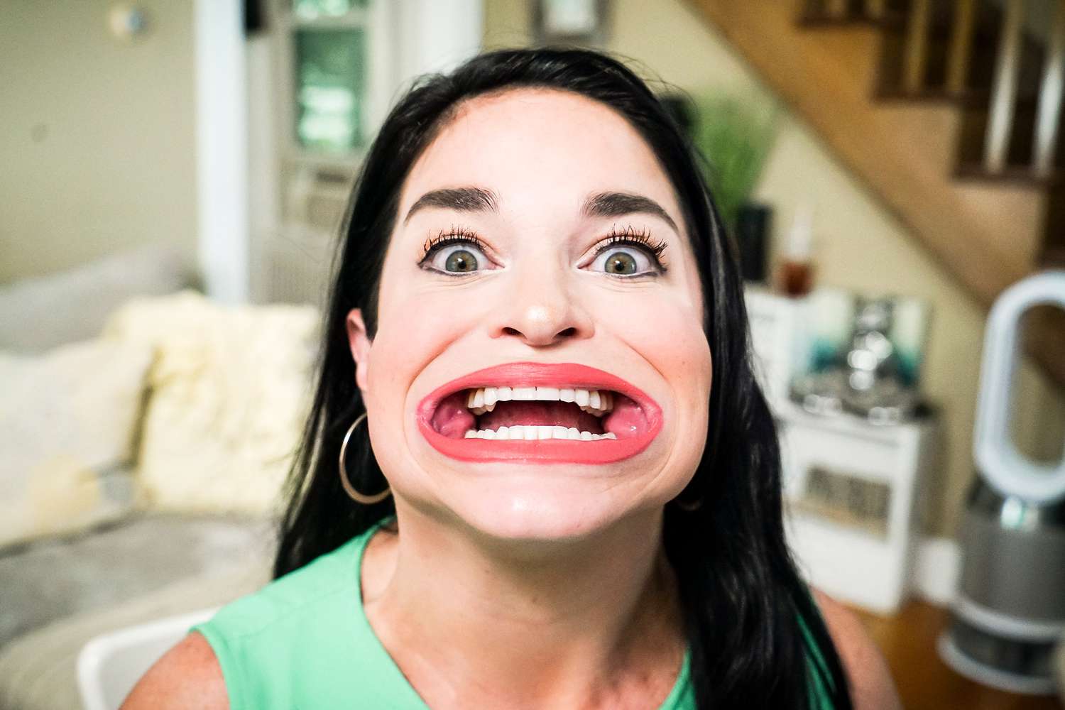 Samantha Ramsdell Sets Guinness World Record for Largest Mouth