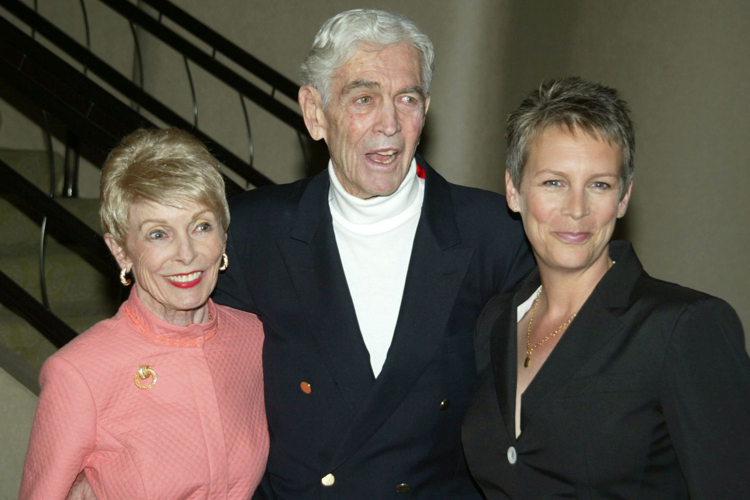 Jamie Lee Curtis Visits Mom Leigh, Stepdad Robert Brandt Graves