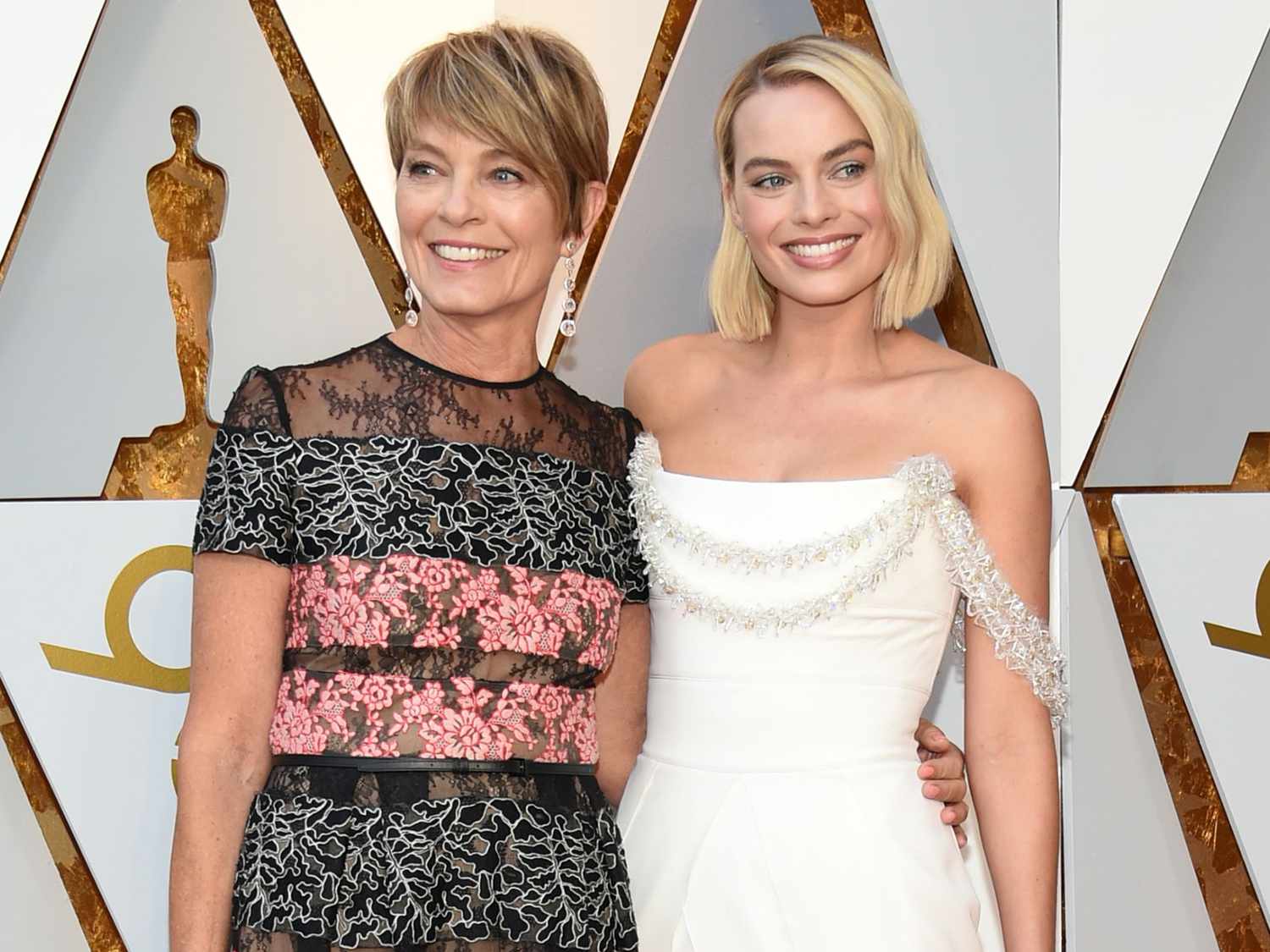Meet Margot Robbie's Mom All About Sarie Kessler and Their Sweet