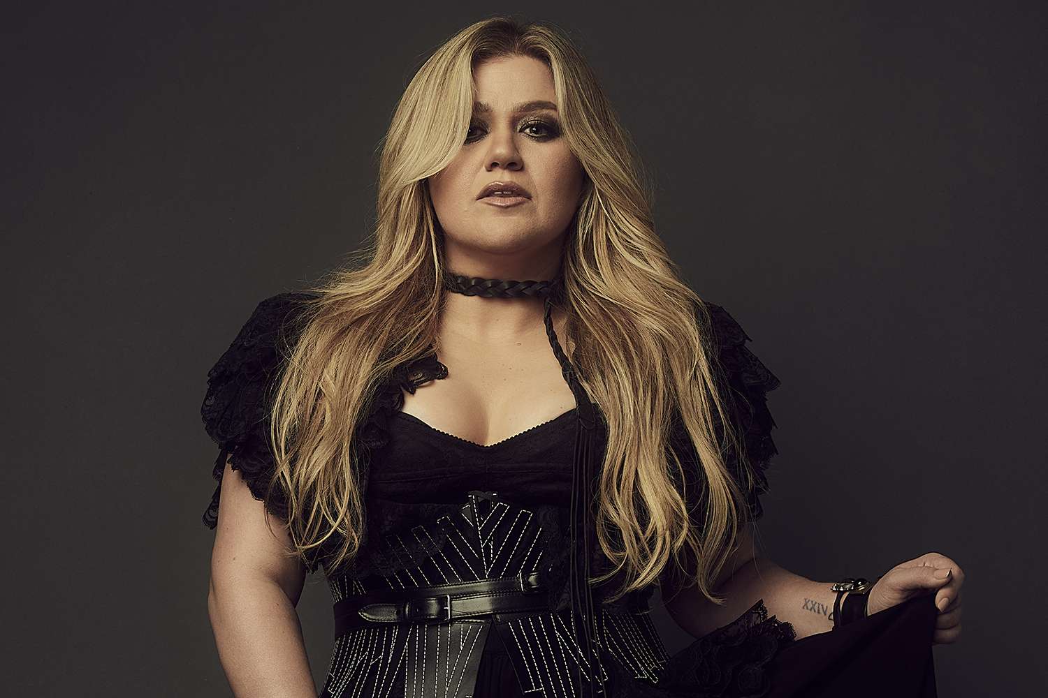 Kelly Clarkson Unveils First 2 Singles Off PostBreakup Album Listen