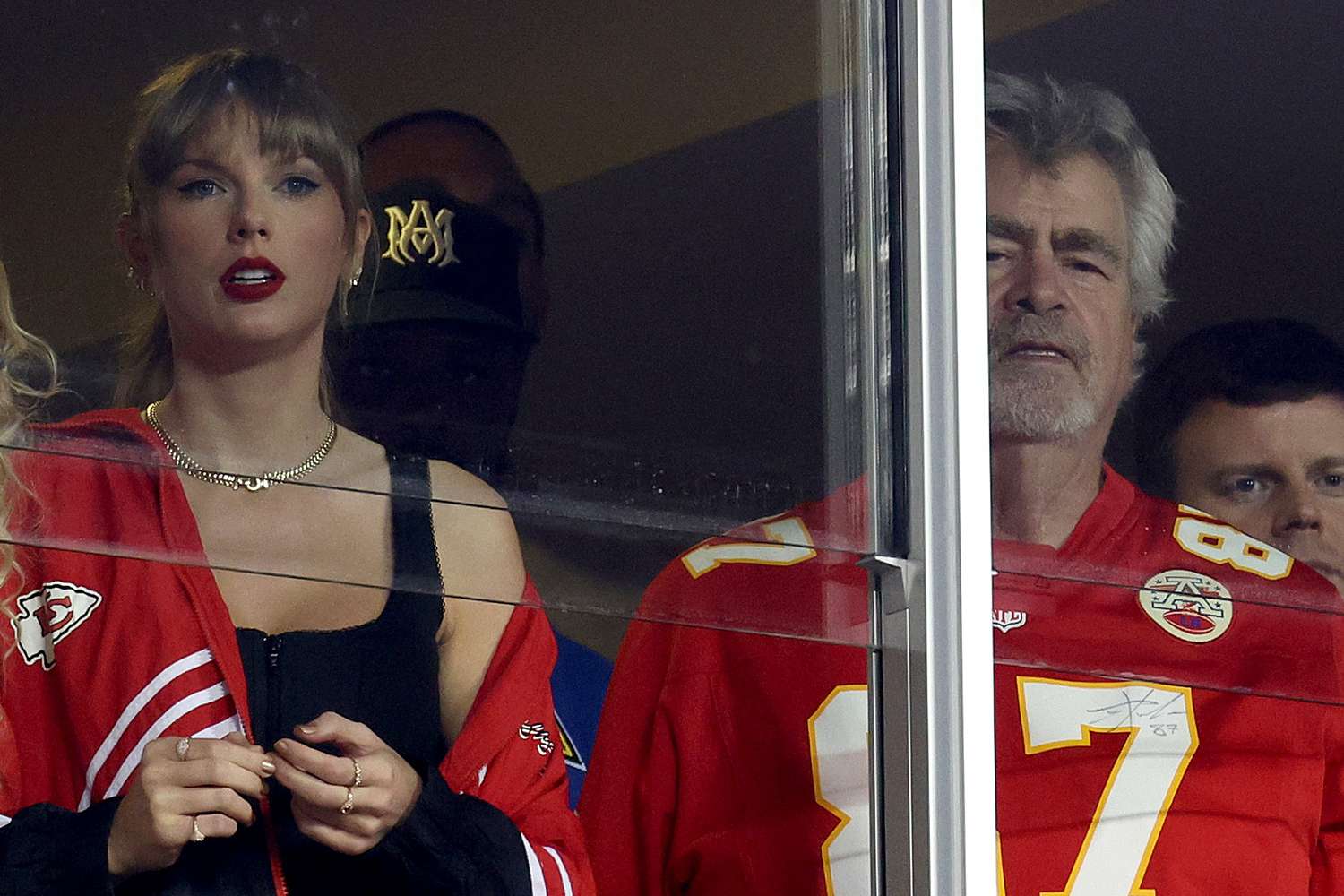 Taylor Swift Seen Talking with Travis Kelce's Father at Chiefs Game