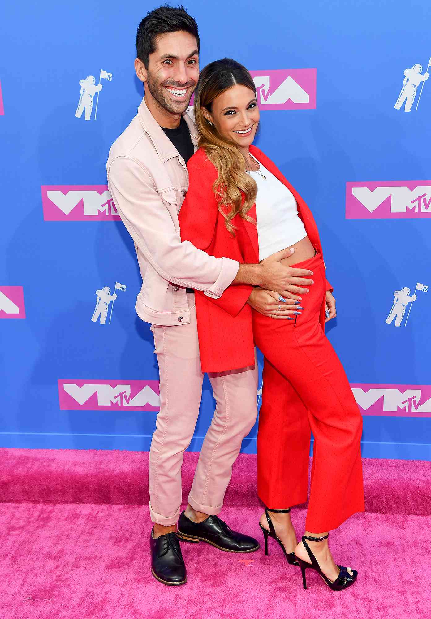MTV VMAs 2018 Nev Schulman and Pregnant Wife Walk Red Carpet
