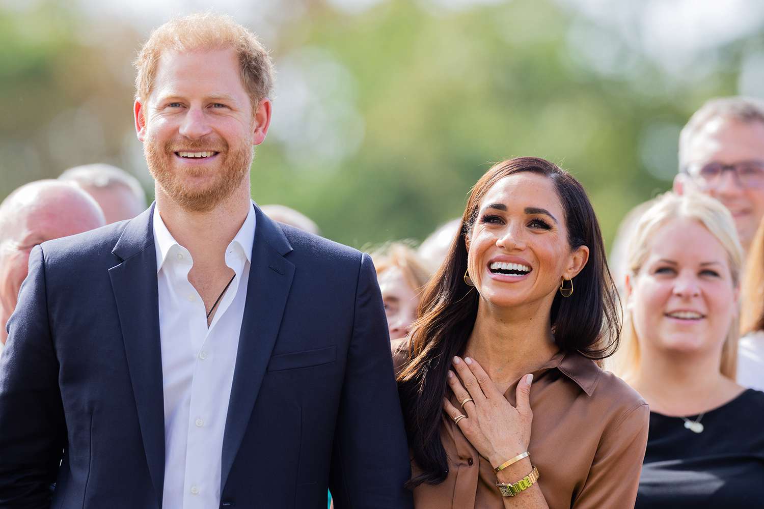 Meghan Markle and Prince Harry Hold Hands at Invictus Games Germany