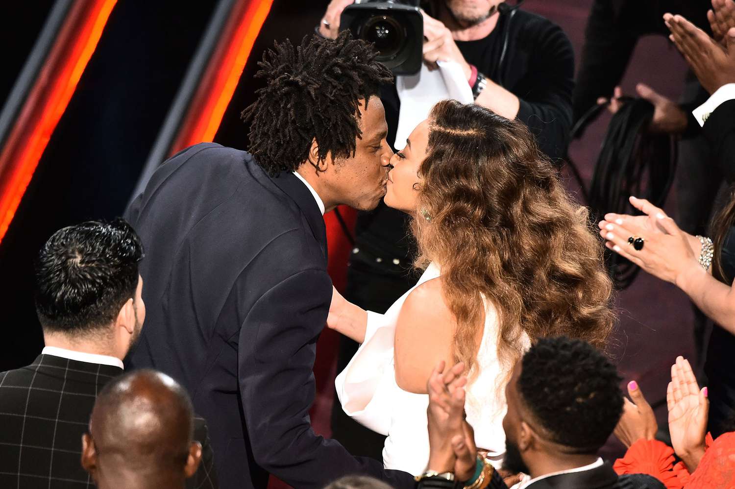Jay Z And Beyonce Kissing