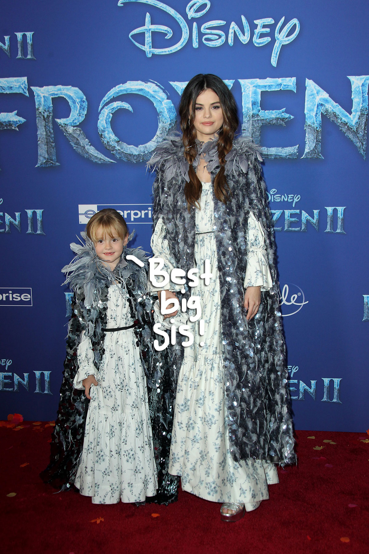 Selena Gomez & Little Sister Gracie Adorably Twin On The 'Frozen 2' Red