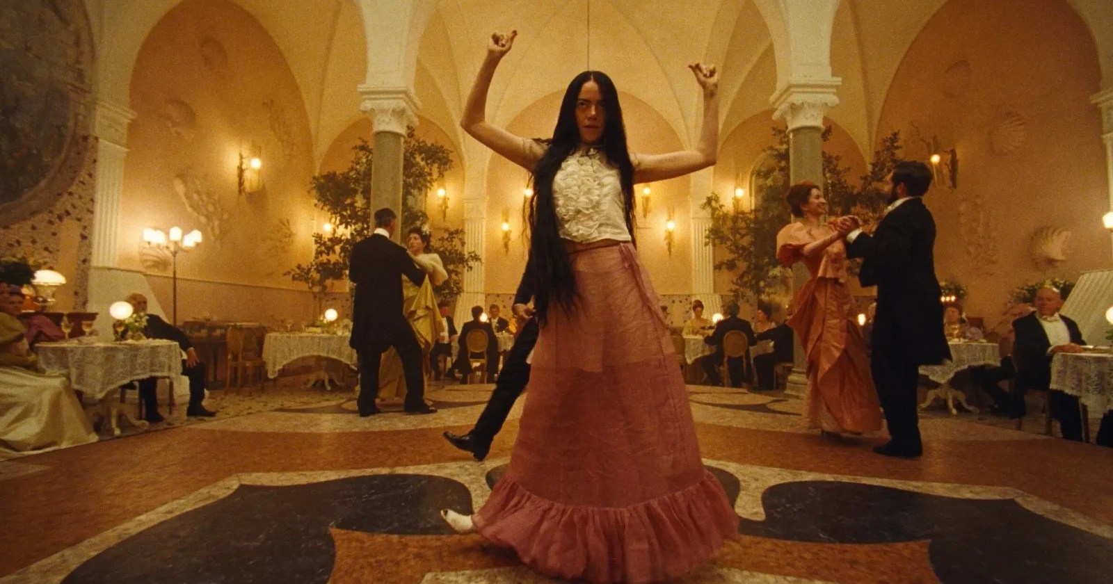 How 'Poor Things' Cinematographer Filmed Emma Stone's Viral Dance Scene