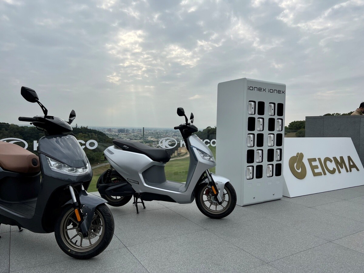 KYMCO CV3 AK550 03 - 光陽 KYMCO 發表全新車款:三輪 CV3 明年正式問世