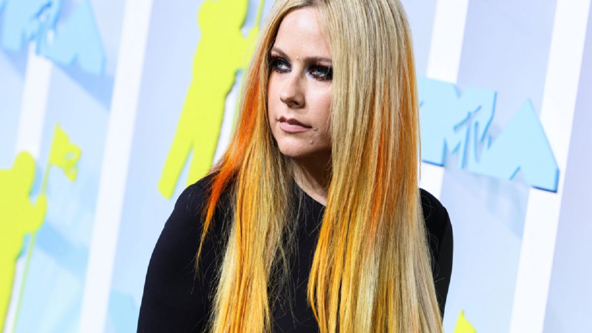 Is Avril Lavigne Pregnant? Pregnancy Rumors Get Details