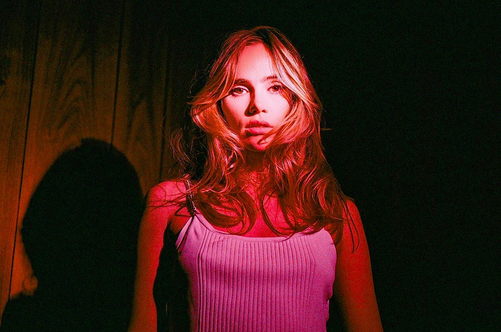 Suki Waterhouse Releases New Song “Devil I Know” pm studio world wide