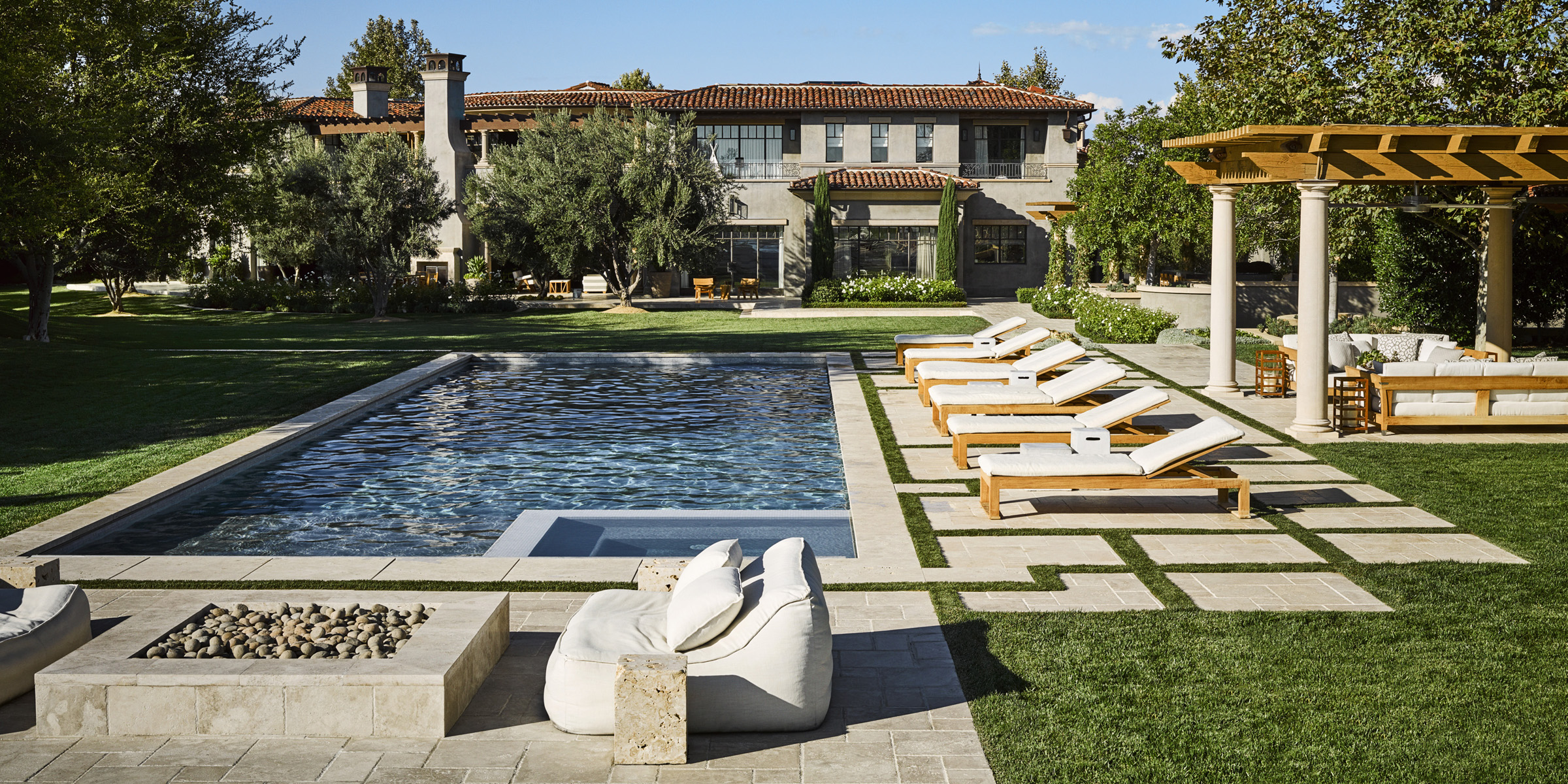 Outdoor Furniture Inspired by Kourt's Backyard Poosh
