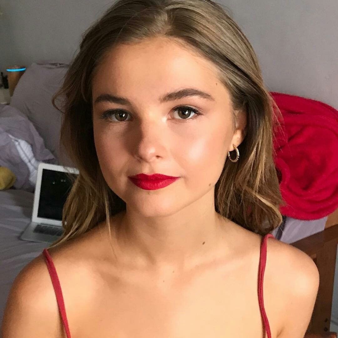 Stefanie Scott Wiki 2021 Net Worth, Height, Weight, Relationship