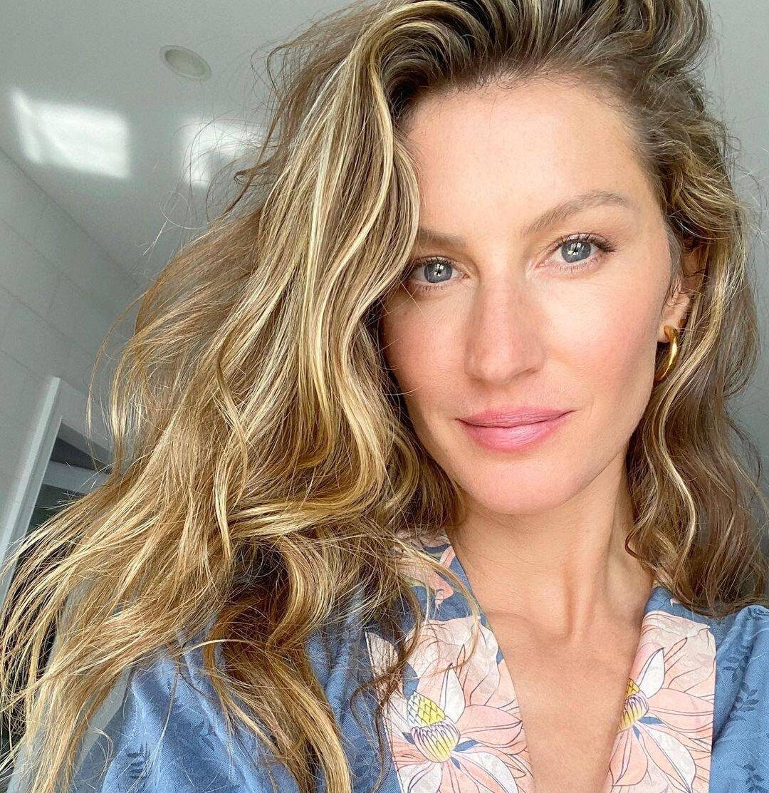 Gisele Bündchen posa sem maquiagem e impressiona os fãs PORTAL JORNAL