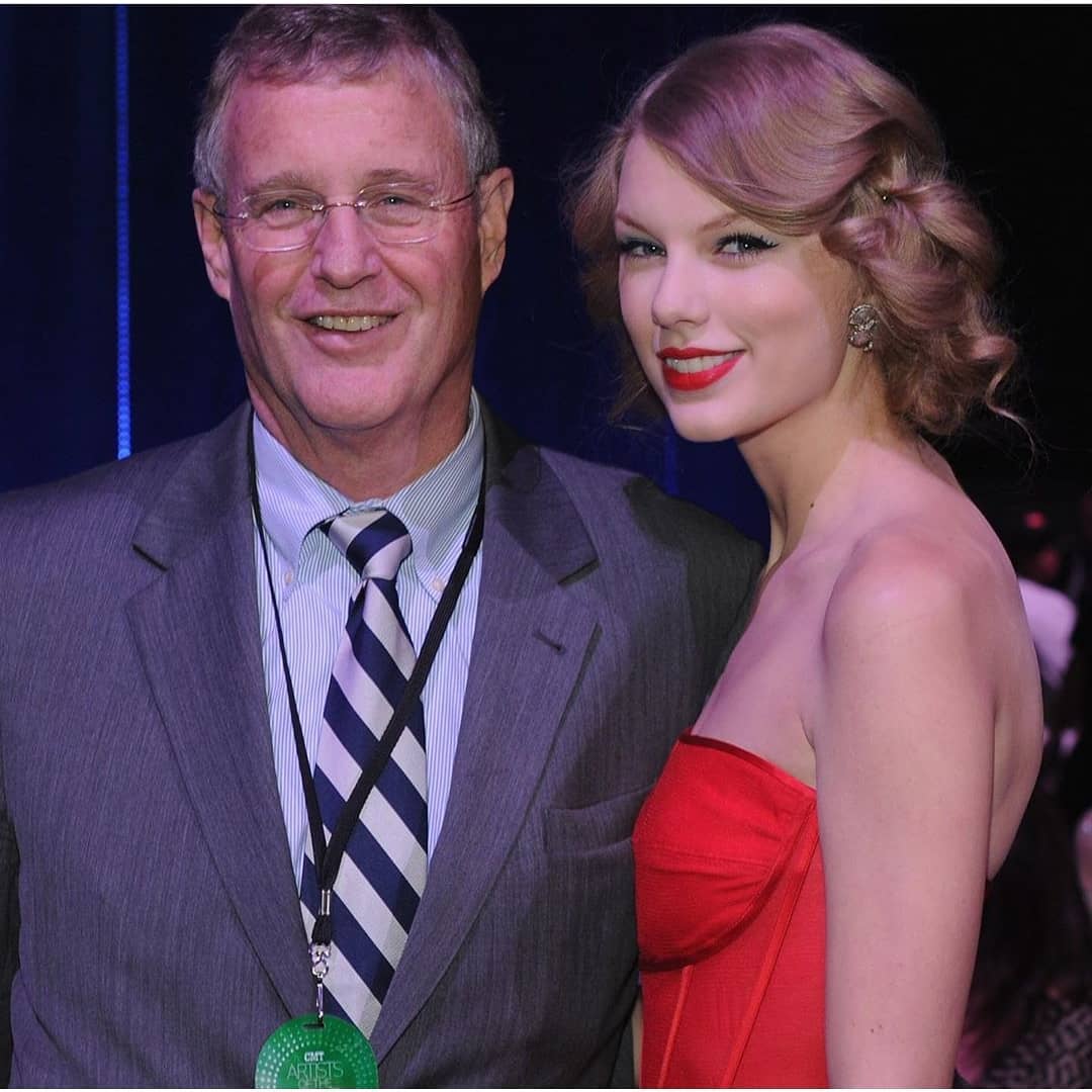 Taylor Swift's Parents (Andrea and Scott Kingsley Swift) Bio, Age