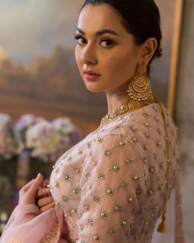 Hania Amir Looks Stunning in Her New Photoshoot [Pictures] Lens