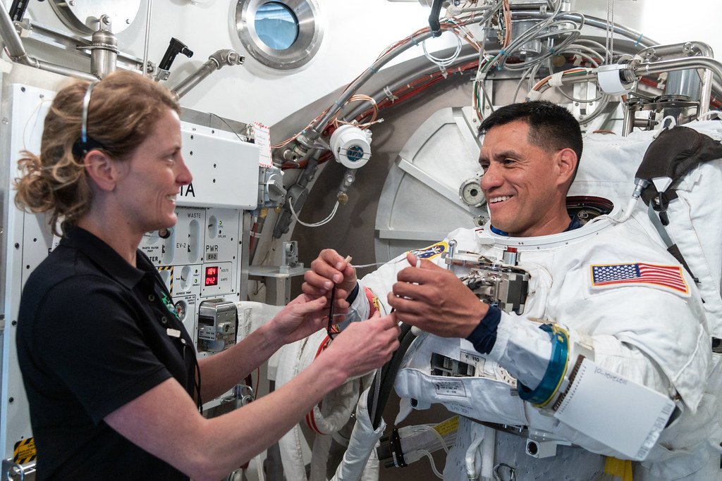 NASA hará historia con el primer salvadoreñoestadounidense en viajar