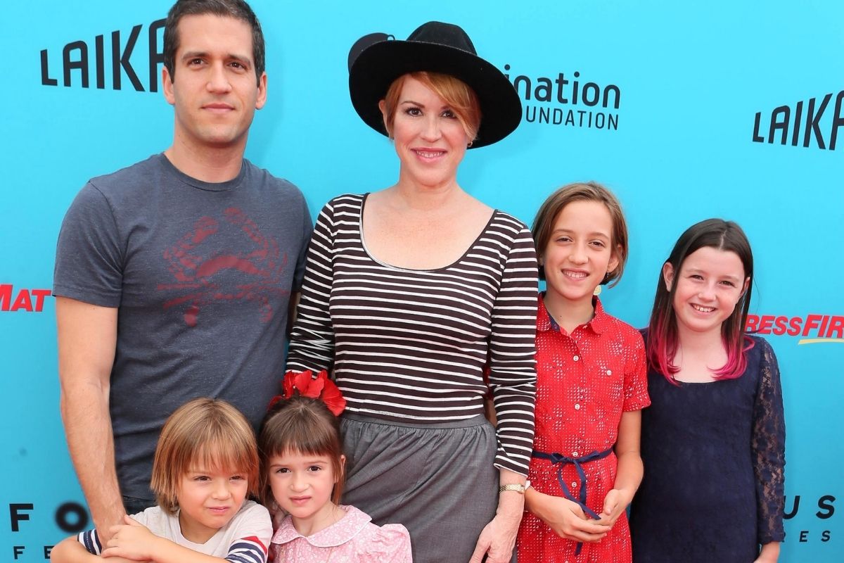 Molly Ringwald Had Her Twins at 40! Rare