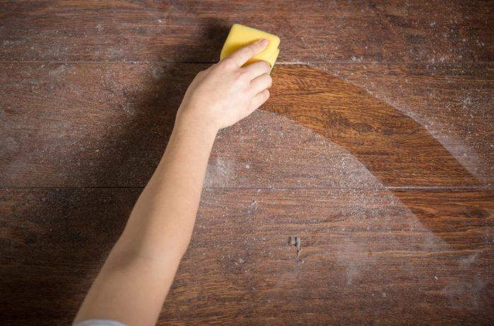 Cleaning-dusty-wood Cleaning-dusty-wood