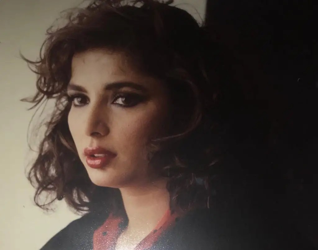 A Glimpse On the Life of Babra Sharif Old Pictures in HD Reviewit.pk
