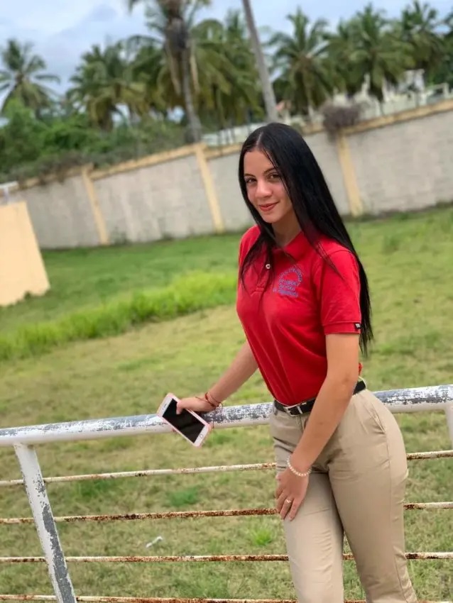 VIDEO Definen a Esmeralda Richiez como una estudiante dinámica y