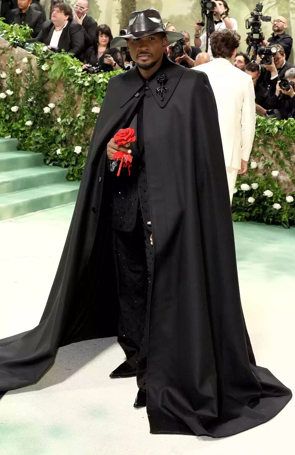 Usher's AllBlack Glam 2024 Met Gala Look!