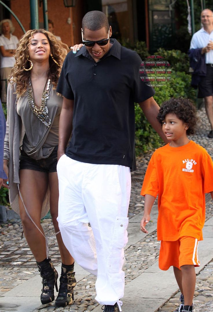 Beyoncé, JayZ and his son. "We Are Family" Pinterest Sons