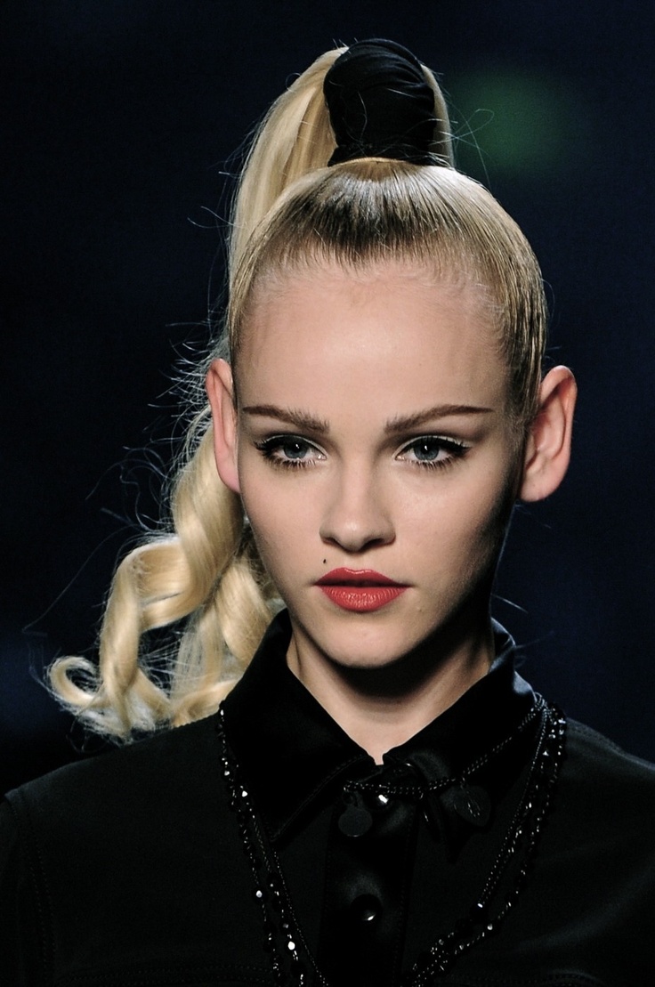 Ponytail style Hair & Beauty Pinterest Ponytail styles, Madonna