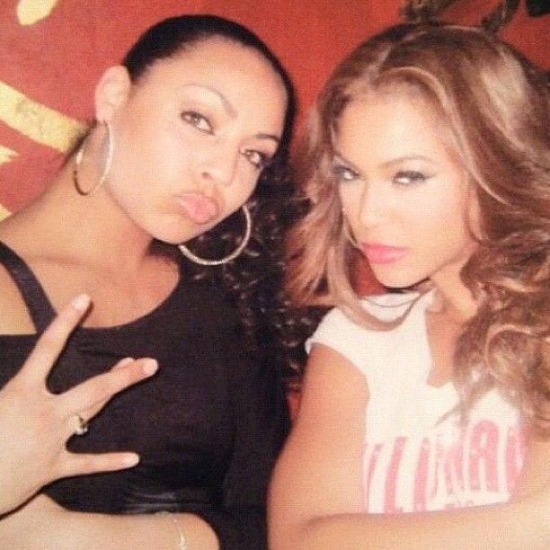 Beyonce and her backup dancer Ashley Everett. Ashley Everett