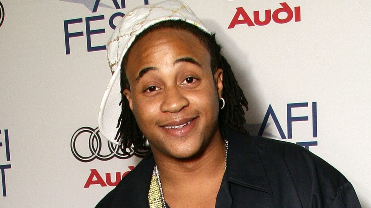 Orlando Brown 2023 dating, net worth, tattoos, smoking & body facts