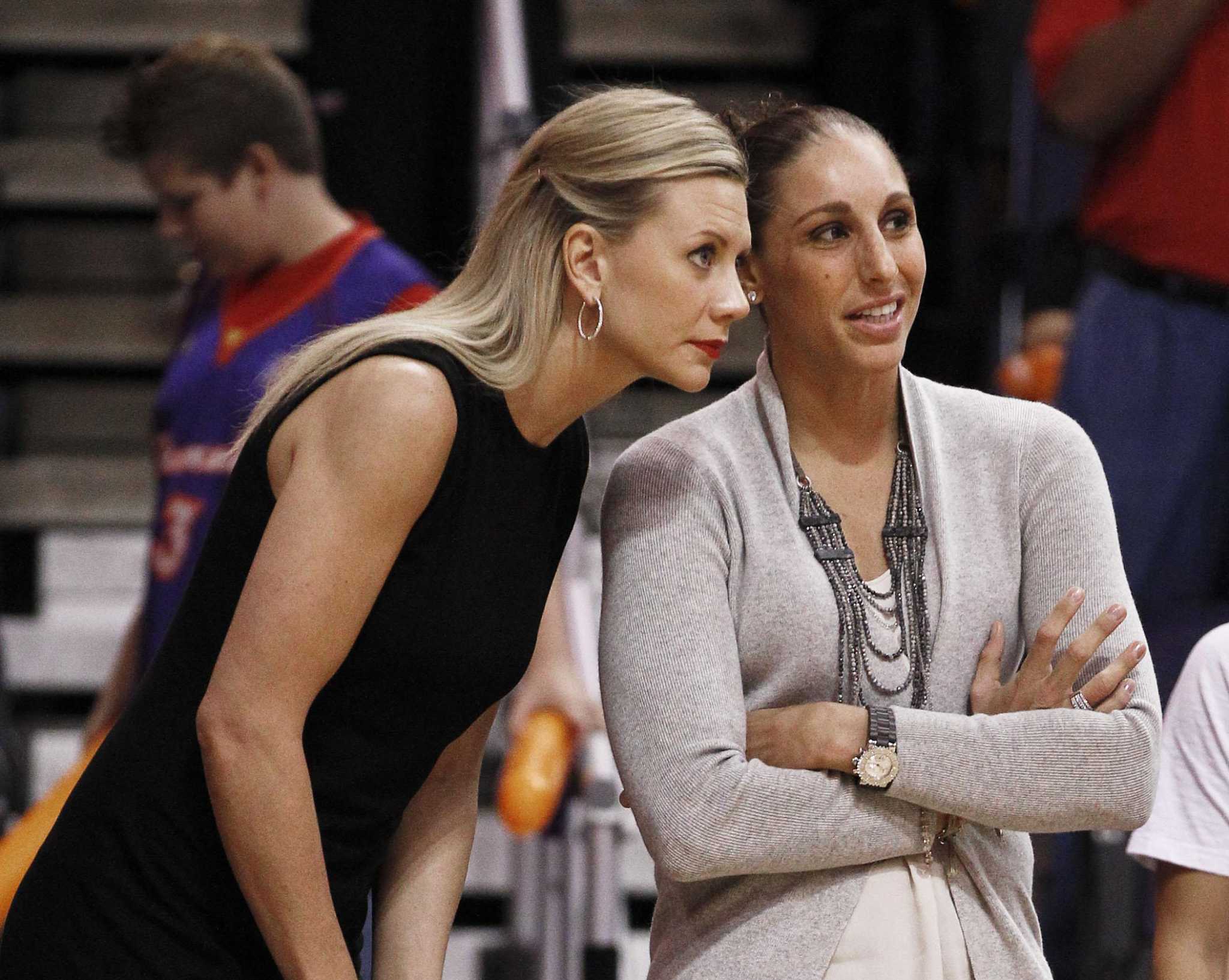 Former UConn great Diana Taurasi wins WNBA playoff game, returns to