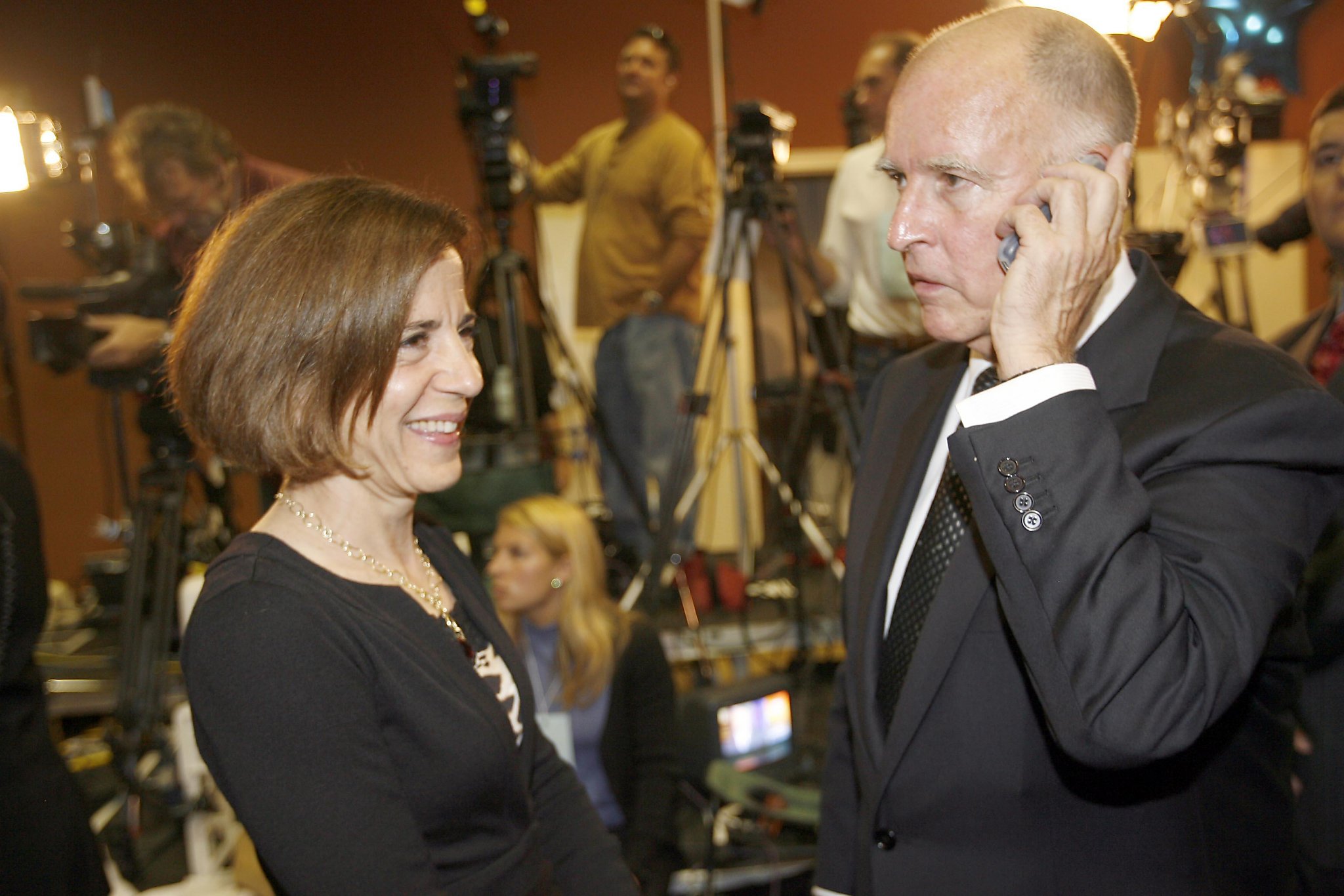 Jerry Brown, wife are selling their Oakland hills home