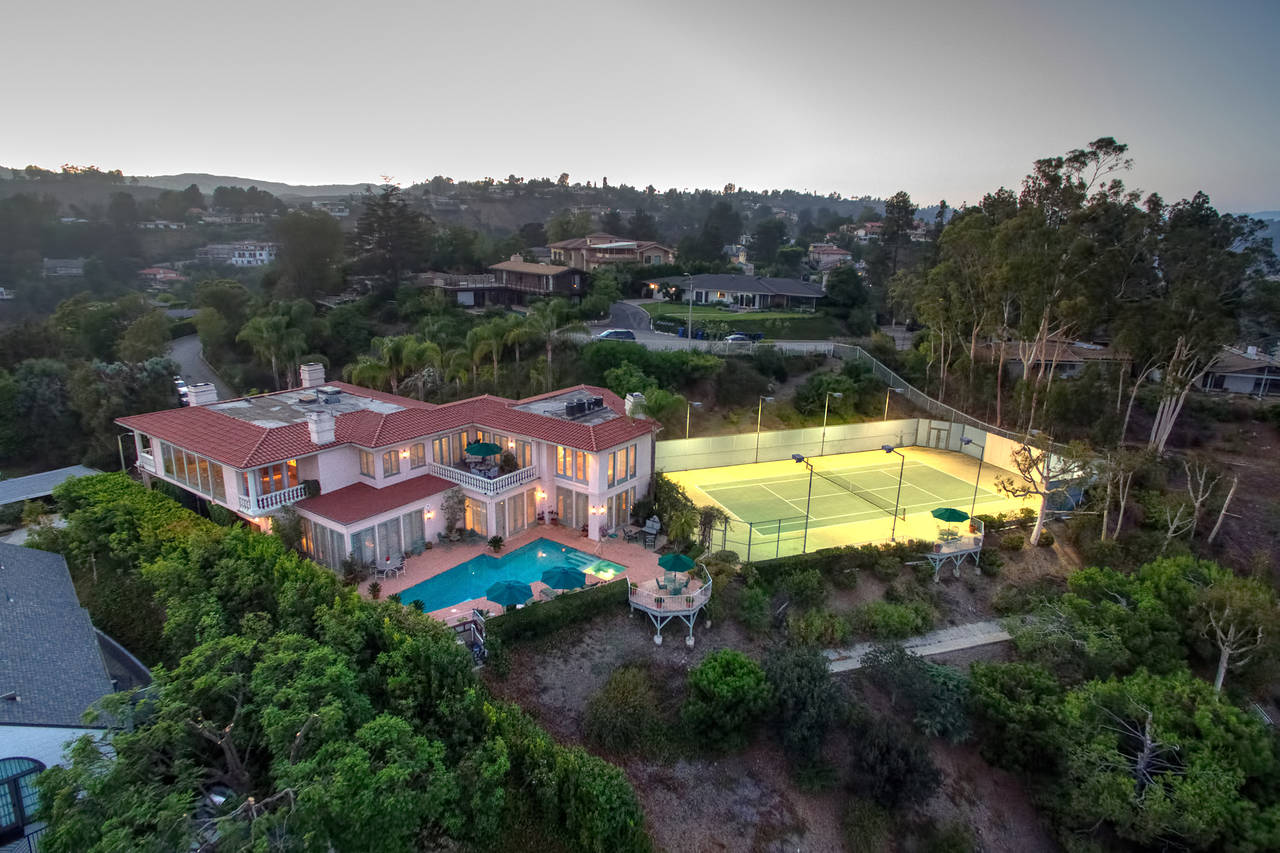 Actor Harvey Korman’s Los Angeles Home Seeks 19.999 Million WSJ