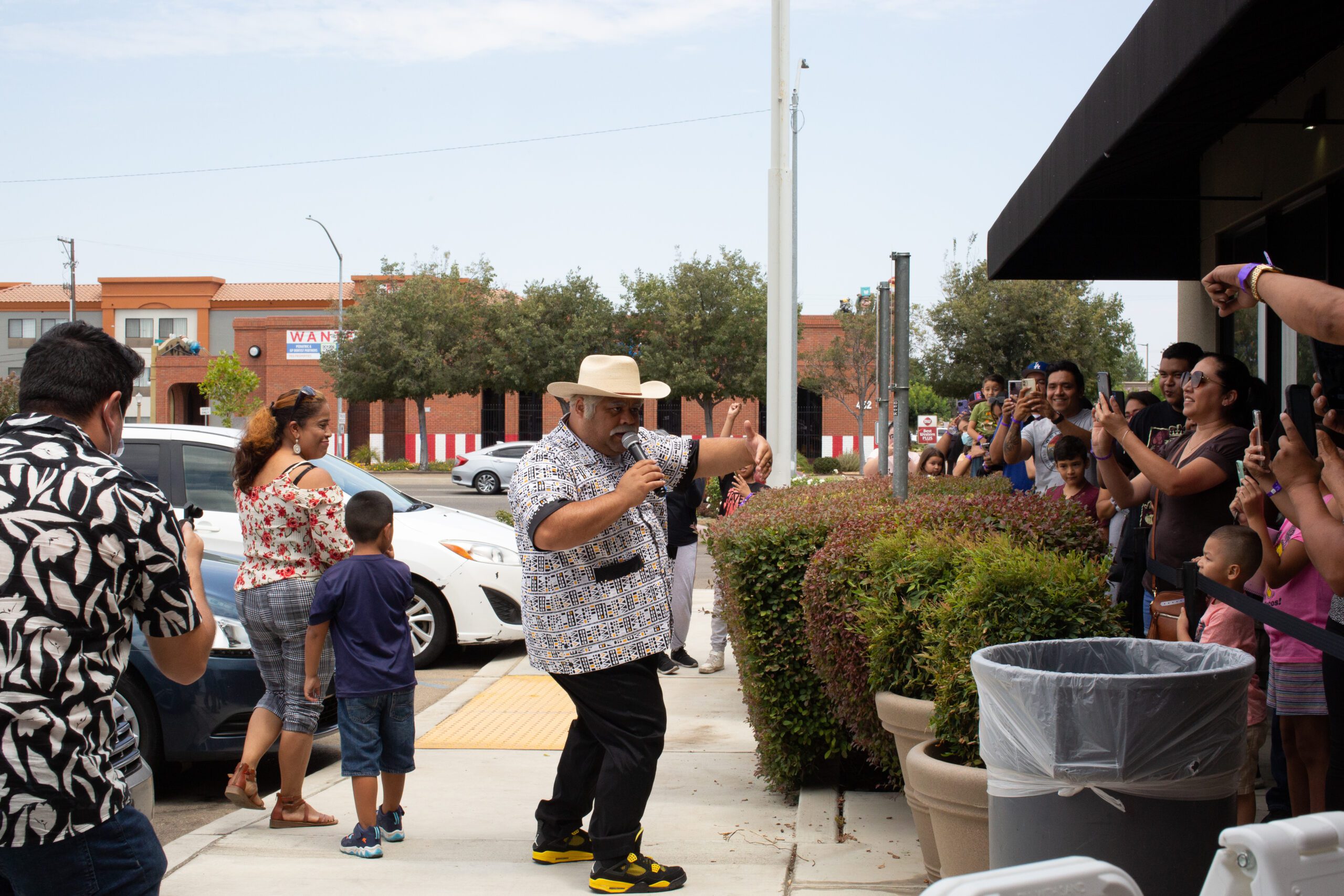 Spanish Language Radio Personality Don Cheto Brings 200 fans to Xfinity