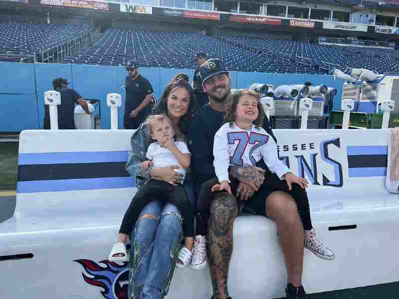 Taylor Lewan Parents, Wife, Height, Age, Net Worth, Instagram