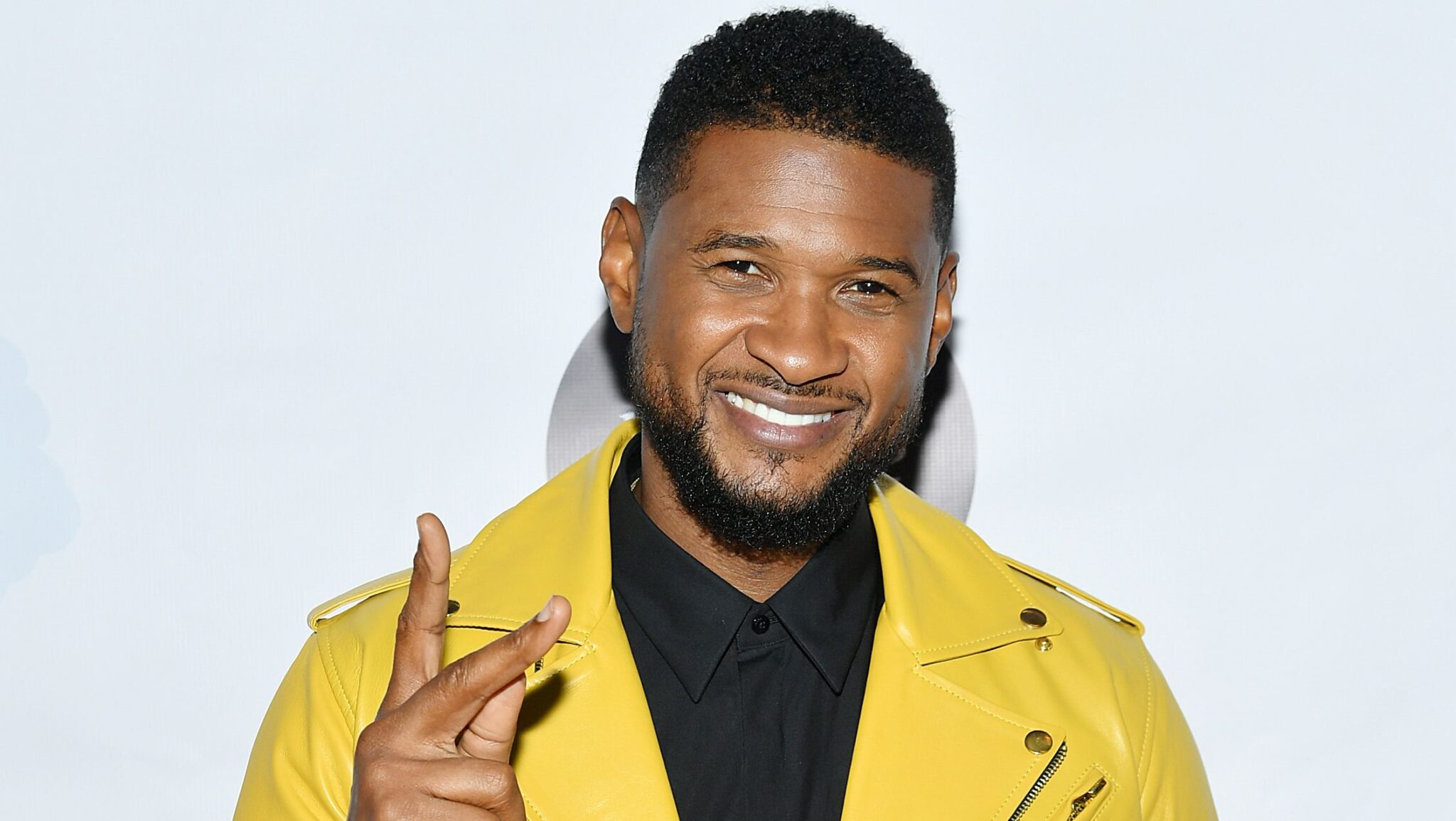 Usher Height, Weight, Age, Nationality and Full Body Measurement
