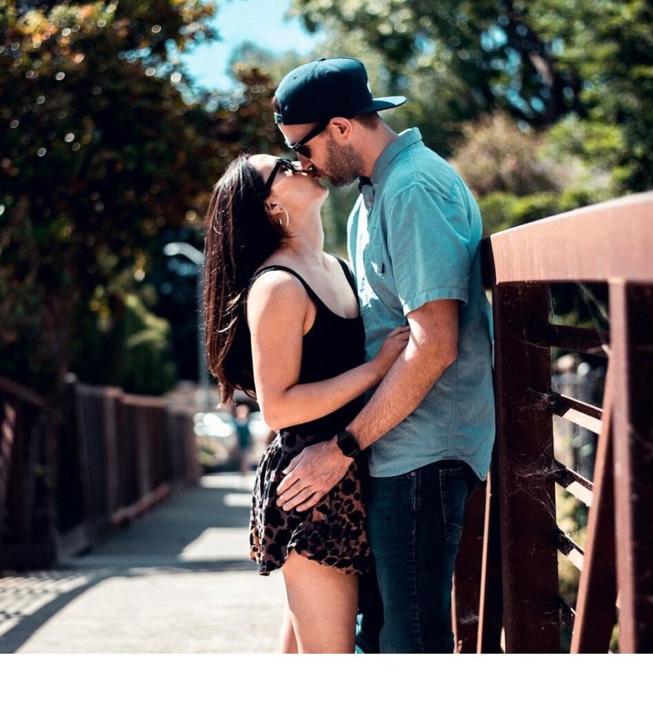 Sarah Illustrates Age, Husband, Net Worth, Pregnant, Bio and Height True2line