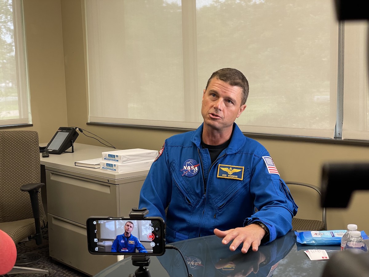 Artemis 2 commander chats with Spaceflight Now Spaceflight Now