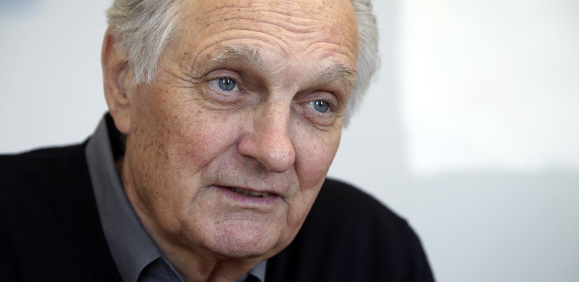 Alan Alda weight, height and age. Body measurements!