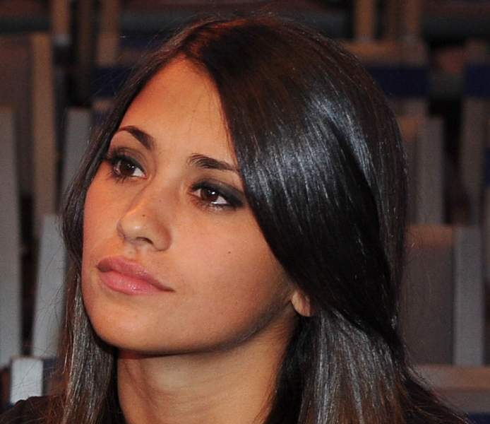 Antonella Roccuzzo (Lionel Messi's Girlfriend) Height, Weight, Age