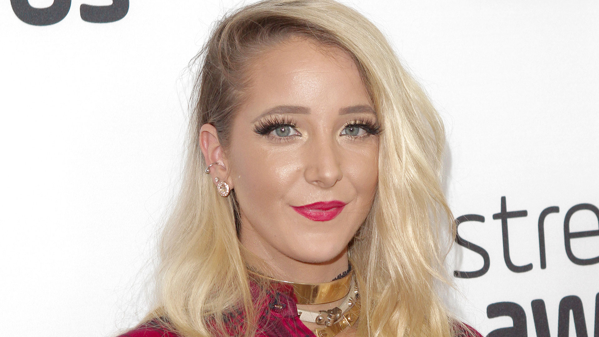 Jenna Marbles Quits YouTube 'For Now' In Tearful Apology Video 'I Just