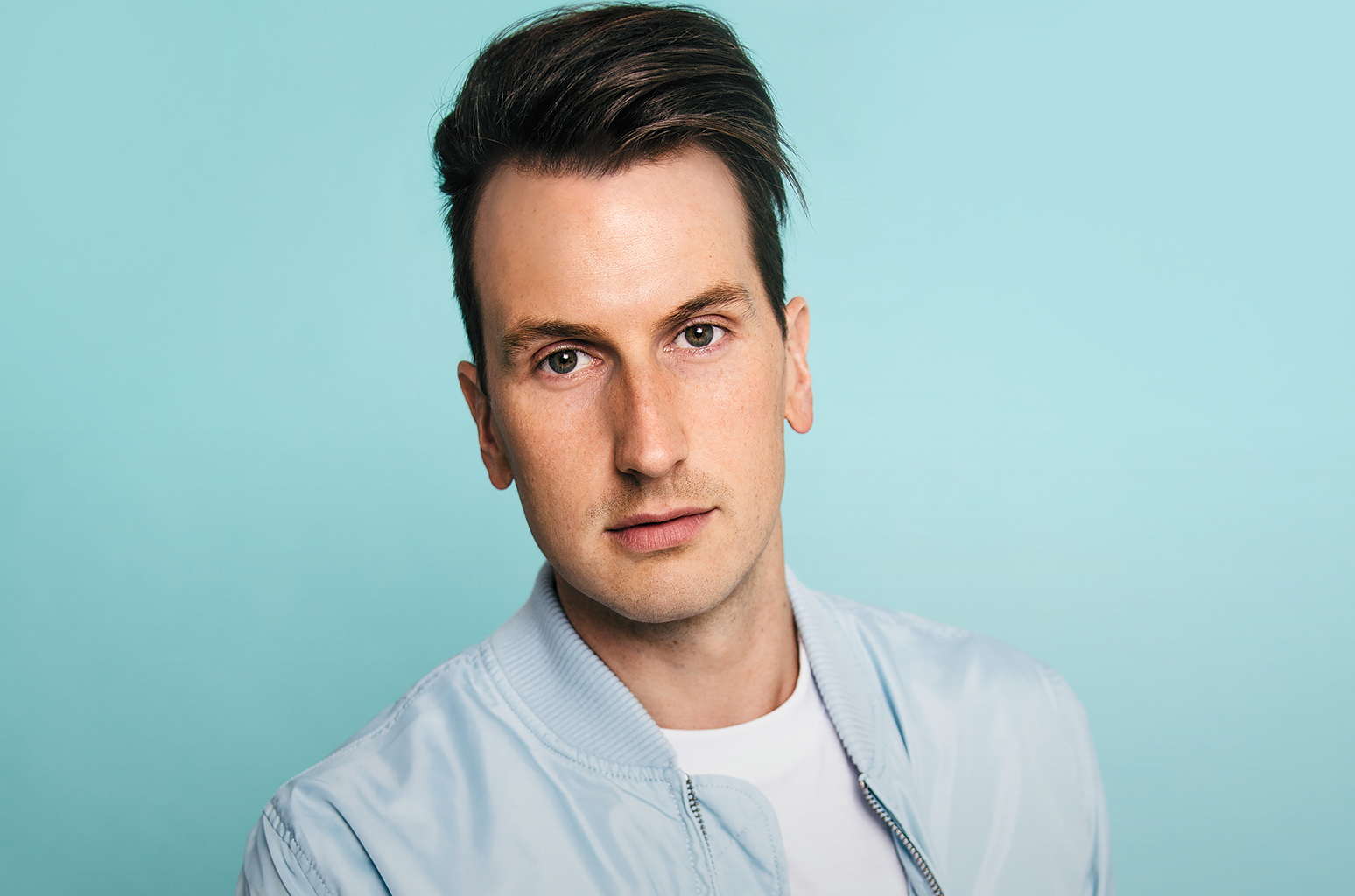 Russell Dickerson Rises to No. 1 on Emerging Artists Chart Billboard