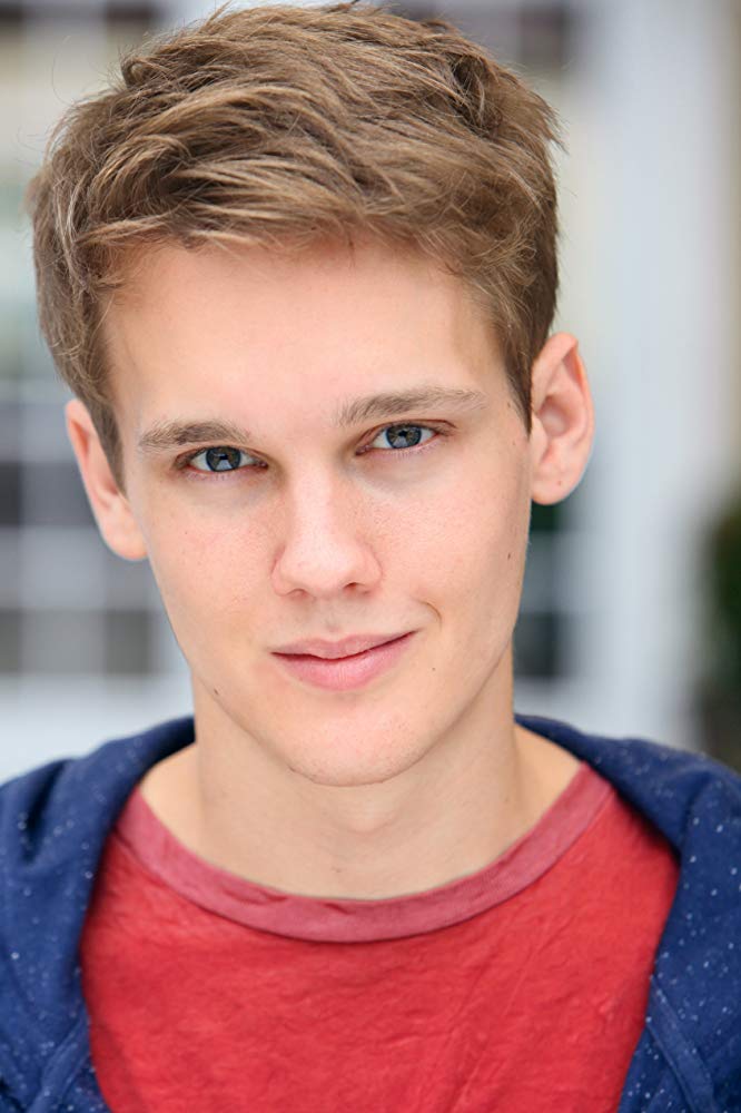 Actor tv series and movies with Hunter Doohan FMovies