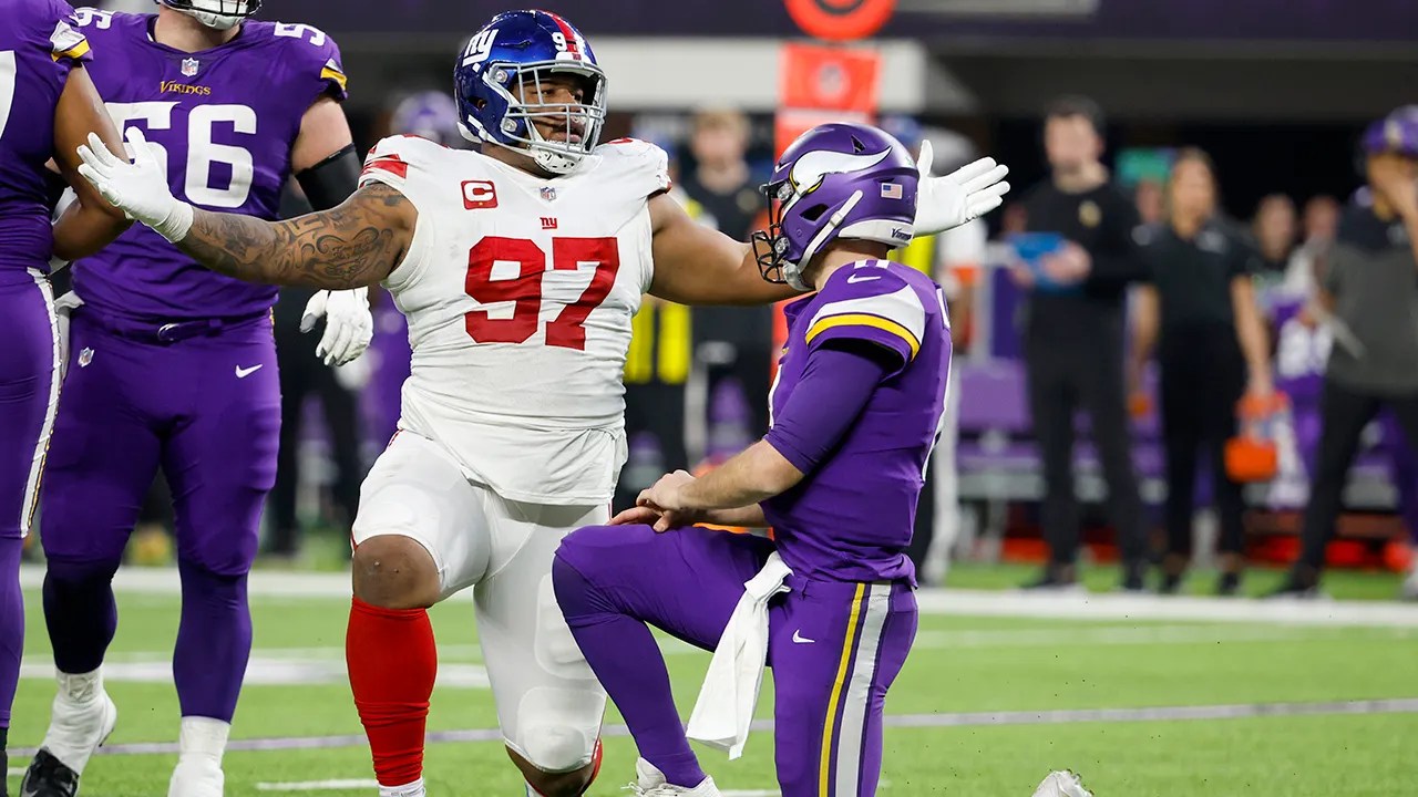 Giants' Dexter Lawrence's trash talk vs Vikings goes viral 'You give