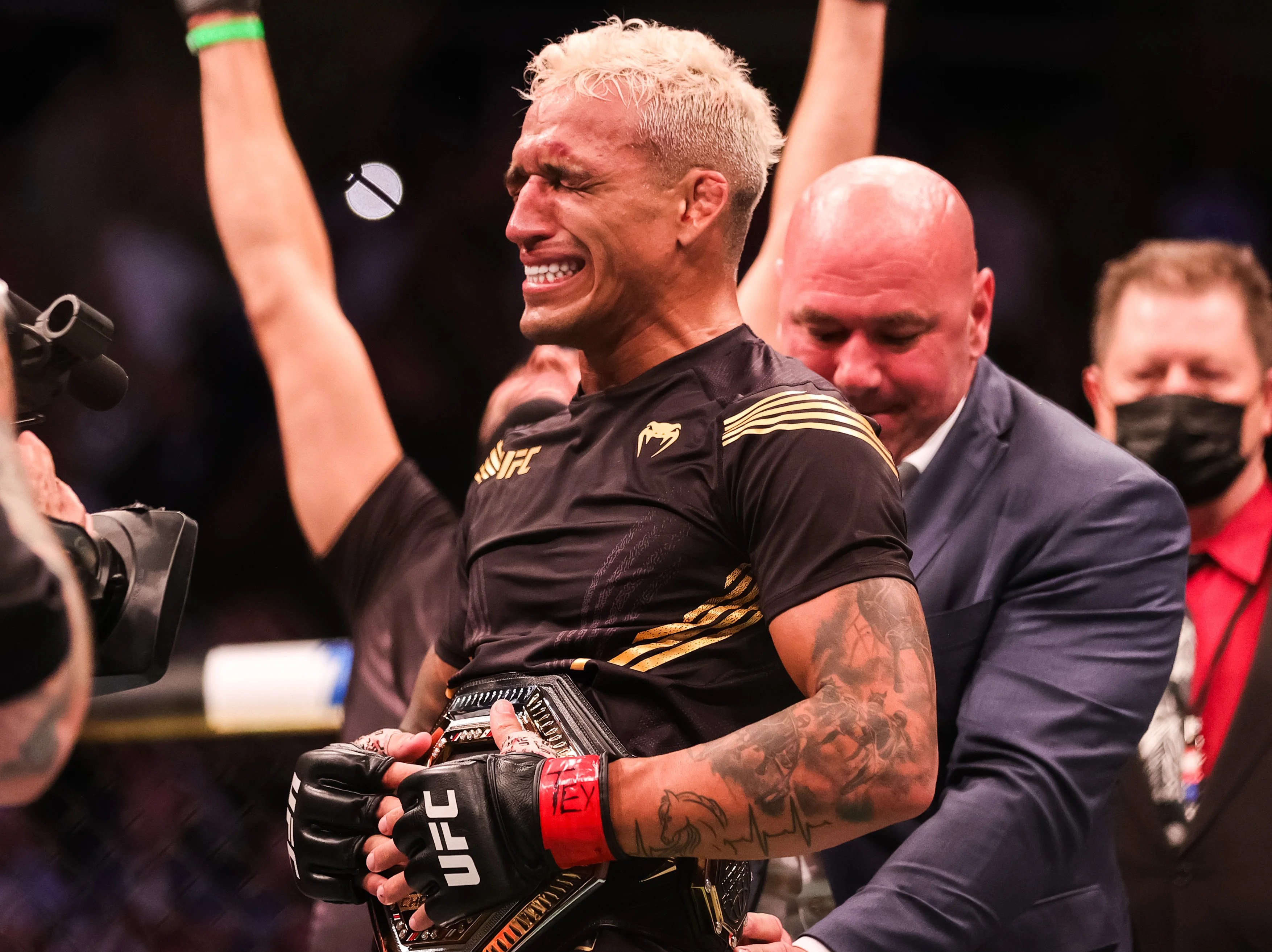 UFC 262 results Charles Oliveira knocks out Michael Chandler to win