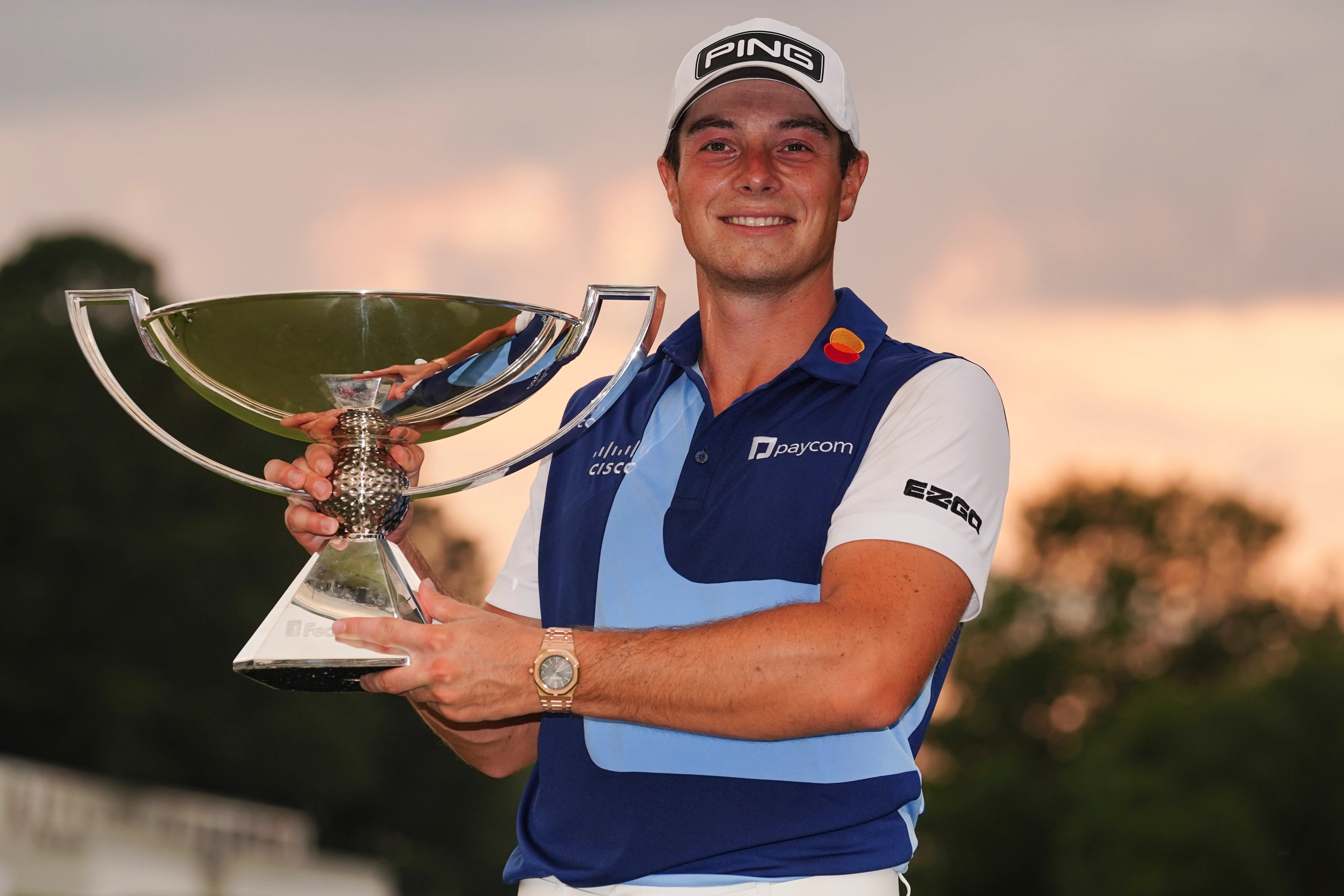 Viktor Hovland holds off Xander Schauffele to claim FedEx Cup title