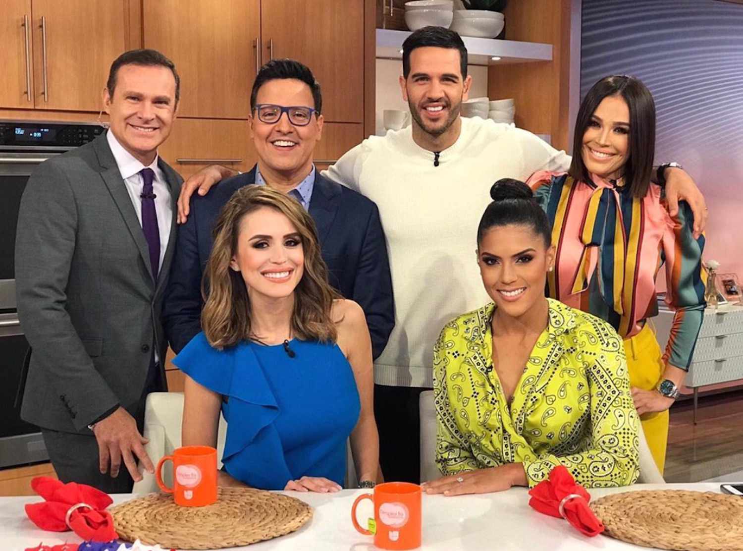 Presentadores de Despierta América en la serie ¿Quienes somos? People