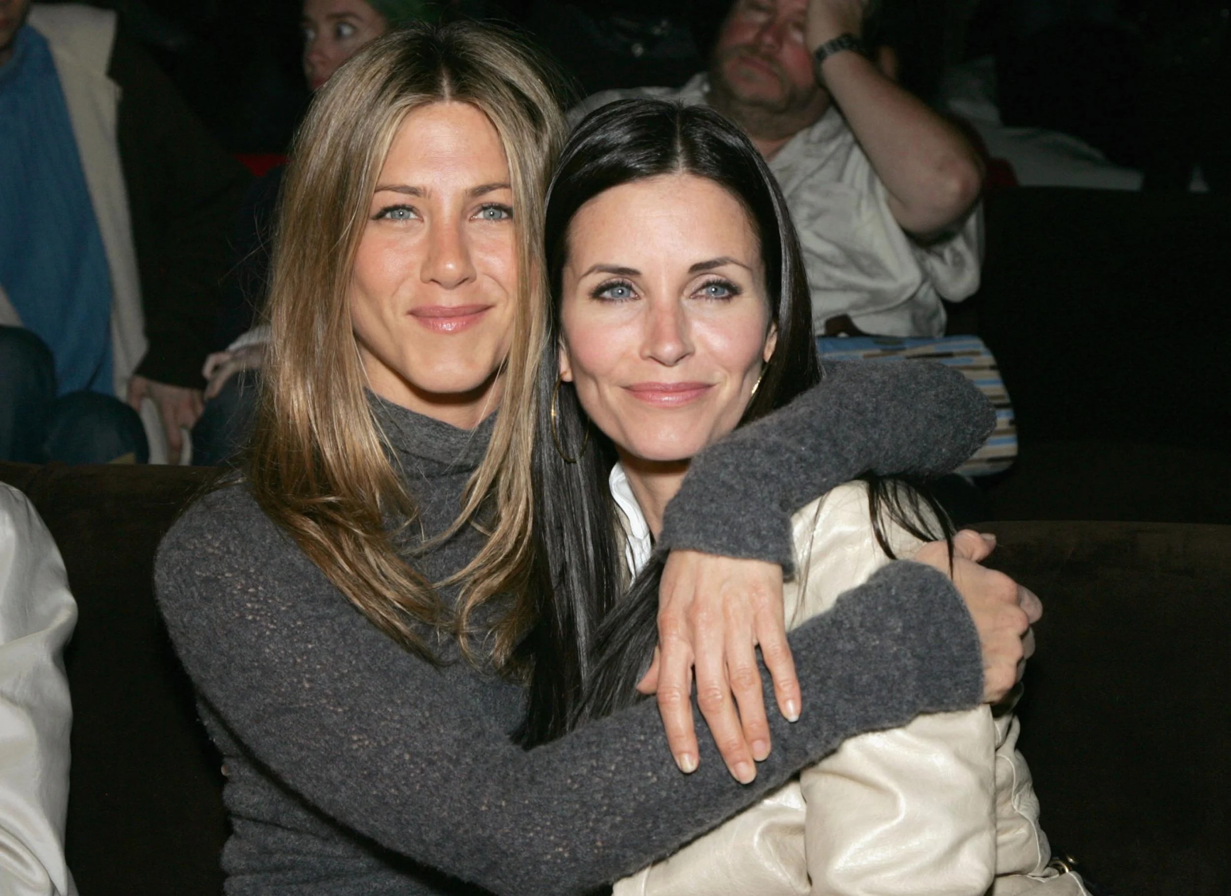 Jennifer Aniston’s reallife friends From Sandra…