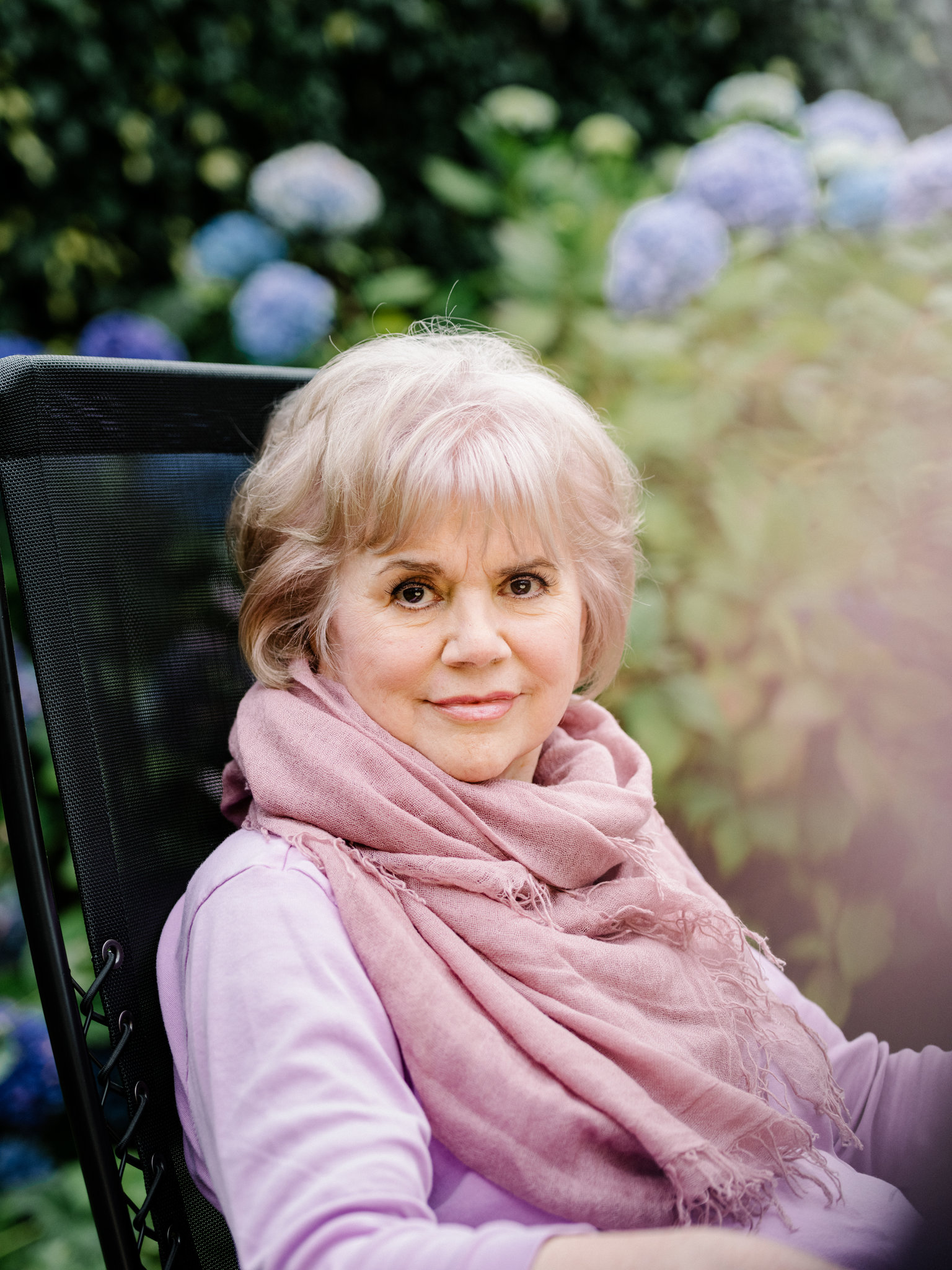 Linda Ronstadt, Retired From Singing, Is Still a Glorious Voice The