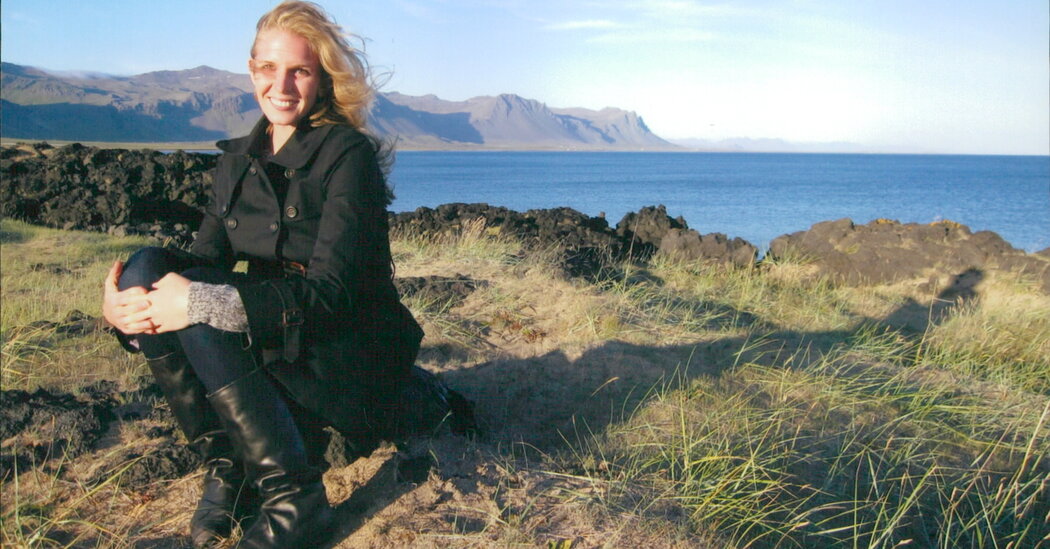 Sarah Mandel, Therapist Who Told Her ‘Trauma Narrative,’ Dies at 42