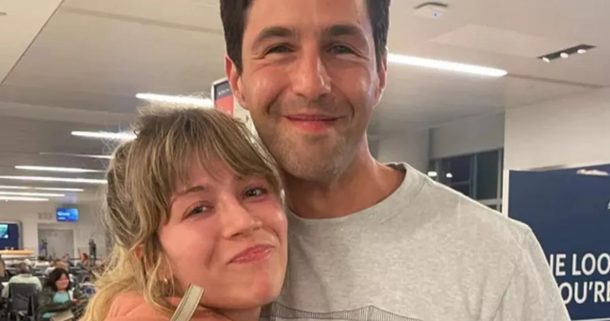 Josh Peck Shows Support for 'Incredibly Brave' Fellow Nickelodeon Alum