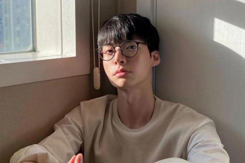 Ahn Jaehyun looks good in new photos after divorce from Ku Hyesun